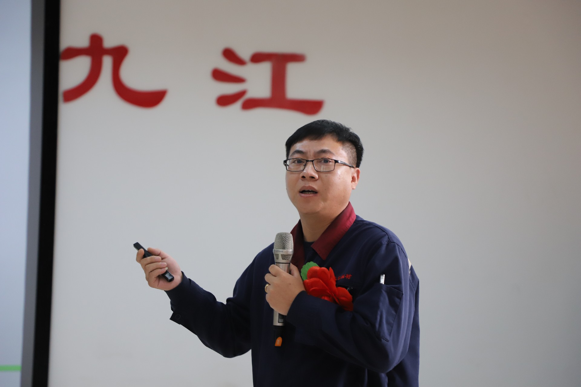 原料廠(chǎng)楊宏達(dá) 高溫段密封滑道加裝耐熱壓條改善提案.JPG